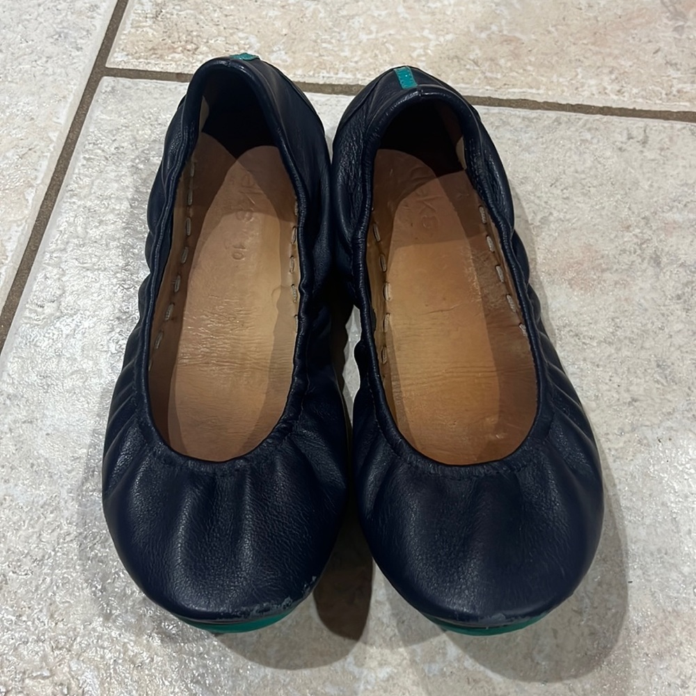 Tieks Women’s size 10 flats in navy blue